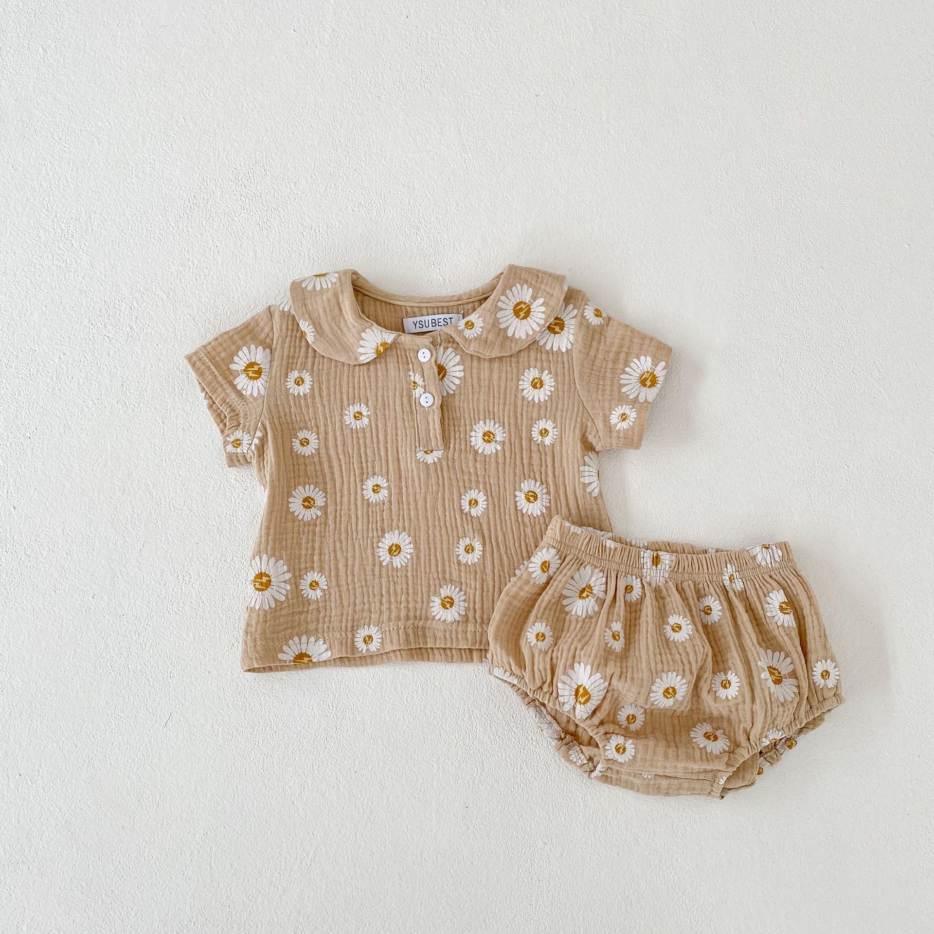 Ju Ju Jam Girls Clothing Set - Minimalist baby top and shorts for a refined and practical outfit choice.