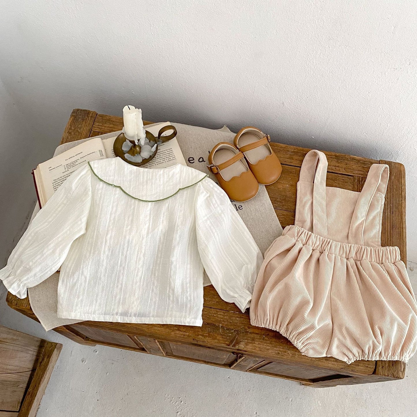 Adorable two-piece suspender set for baby girls β Ju Ju Jam Daisy Dream