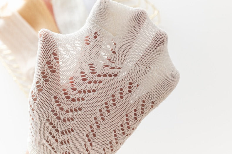 Charming lace and bow socks for baby girls – Ju Ju Jam breathable socks for stylish little feet.

