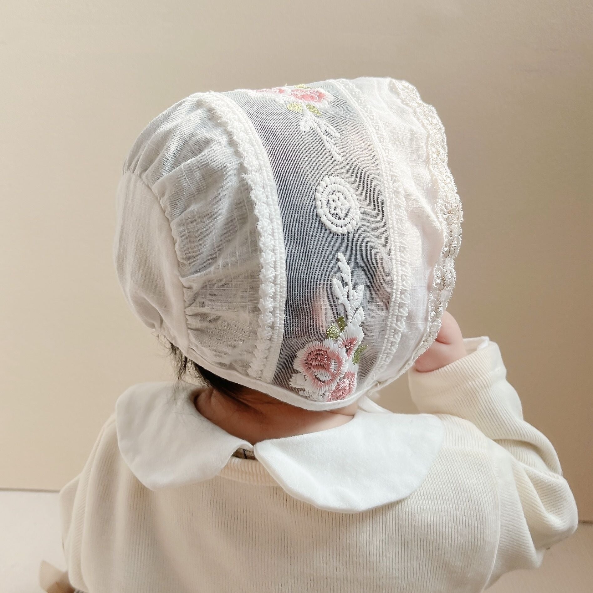 Embroidered ivory cap for baby girls – Ju Ju Jam classic and breathable baby hat.

